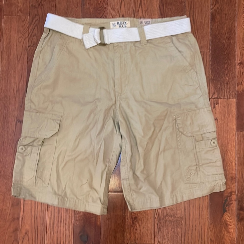 NWT Mens Tan Cargo Shorts